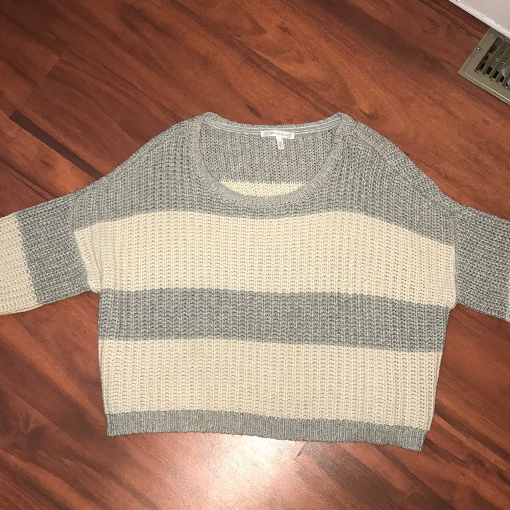 OVERSIZED SWEATER